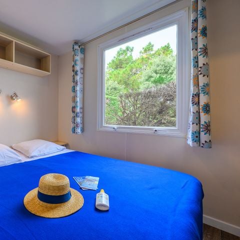 Stacaravan 4 personen - VRIJETIJDSVERBLIJF COMFORT 2 slaapkamers - 25 m² - terras met parasol voor 4 personen
