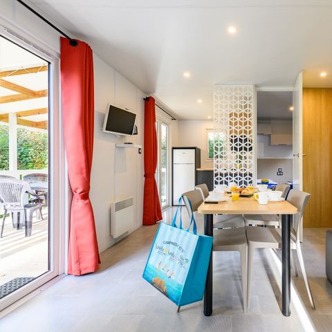 Stacaravan 5 personen - D/ COTTAGE CONFORT 2 sl.k. 4/5 pers. - 30m2 - overdekt terras