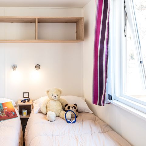 Stacaravan 6 personen - Classic XL | 3 slaapkamers | 6 pers. | Verhoogd terras | Airconditioning.