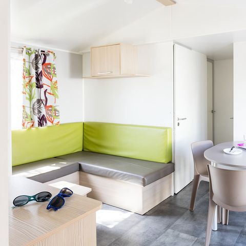 Stacaravan 4 personen - Comfort XL | 2 slaapkamers | 4 pers. | Verhoogd terras