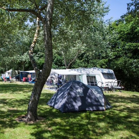 STAANPLAATS - Standaard 160-250m² CARAVAN OF TENT