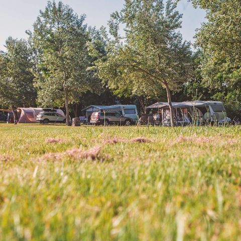 STAANPLAATS - Standaard 160-250m² CARAVAN OF TENT