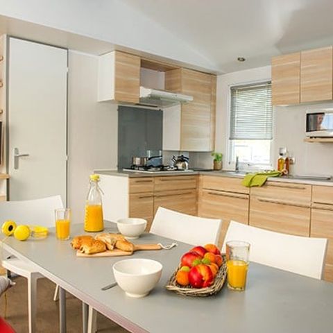 Stacaravan 6 personen - Klassiek XL | 2 slaapkamers | 4/6 pers. | Verhoogd terras | TV