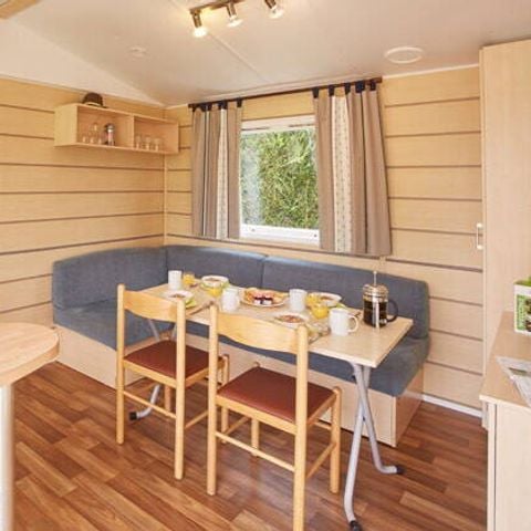 Stacaravan 6 personen - Klassiek | 2 Slaapkamers | 4/6 Pers | Verhoogd terras | 1 Badkamer | TV