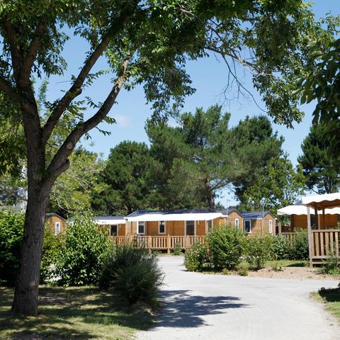 Stacaravan 5 personen - Confort 22m² - 2 kamers - Halfoverdekt terras - TV - vaatwasser