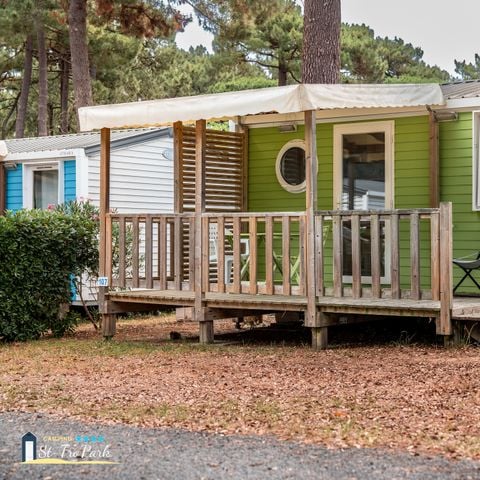 Stacaravan 2 personen - Comfort stacaravan 18.60 m² (1 slaapkamer) + halfoverdekt houten terras