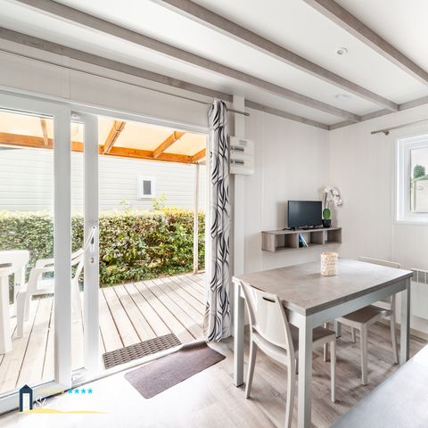 Chalet 4 personen - Chalet Confort 26.5m² (2 kamers) + overdekt terras + TV
