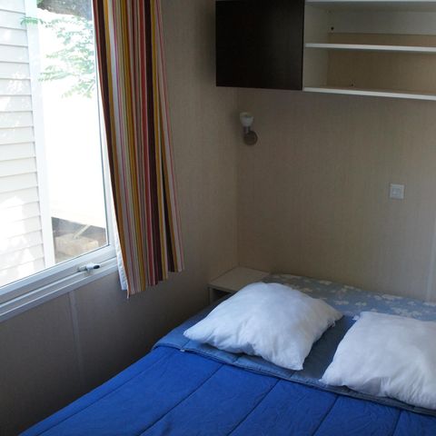 Stacaravan 5 personen - Stacaravan Comfort 32 m² 2 kamers + terras 12m² halfoverdekt (9m²) + TV 4/5 pers