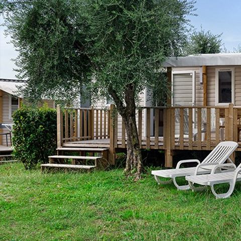 Stacaravan 4 personen - Klassiek | 2 Slaapkamers | 4 Pers. | Verhoogd terras | Airconditioning.