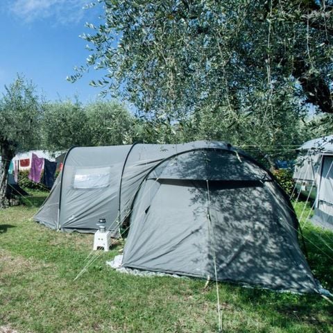 STAANPLAATS - Standaard standplaats - 60m² - 4 AMP