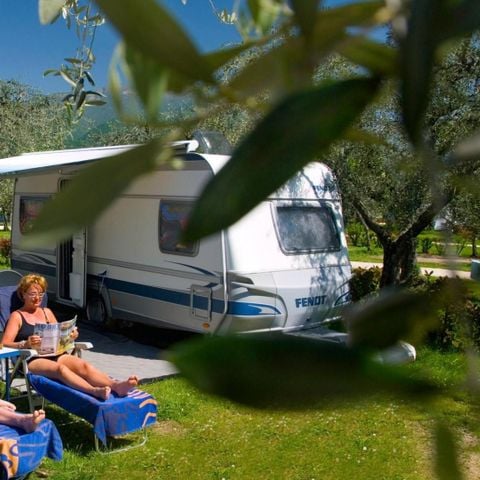 STAANPLAATS - Standaard standplaats - 60m² - 4 AMP