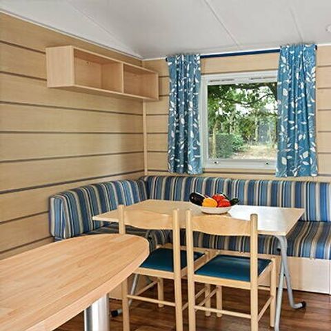 Stacaravan 6 personen - Comfort | 2 Slaapkamers | 4/6 Pers | Verhoogd terras | Airconditioning