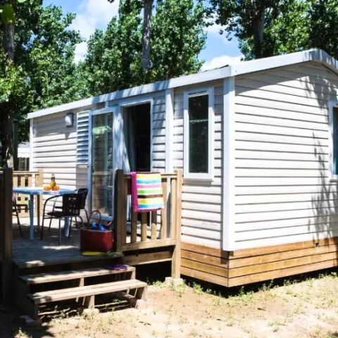 Stacaravan 4 personen - 3 kamers 4 personen Airconditioning + TV