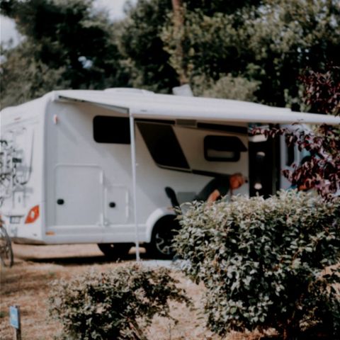 STAANPLAATS - Premium +