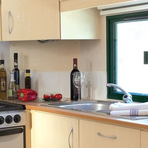 Stacaravan 6 personen - Klassiek | 2 Slaapkamers | 4/6 Pers. | Overdekt verhoogd terras