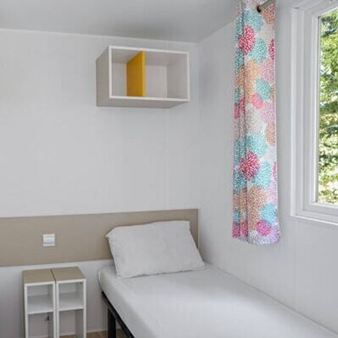 Stacaravan 6 personen - Comfort | 3 slaapkamers | 6 pers | Verhoogd terras | Airconditioning | TV