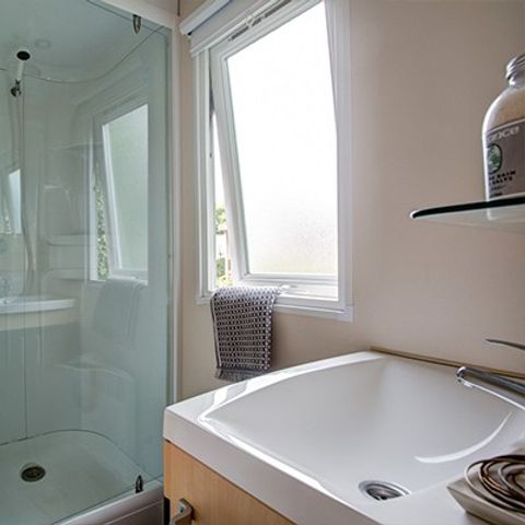 Stacaravan 4 personen - Stacaravan | Klassiek | 2 Slaapkamers | 4 Pers. | Verhoogd terras | TV