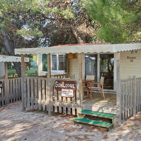 Stacaravan 4 personen - Mobile-home | Klassiek | 2 slaapkamers | 4 pers | Verhoogd terras | 2 badkamers | Airconditioning | TV