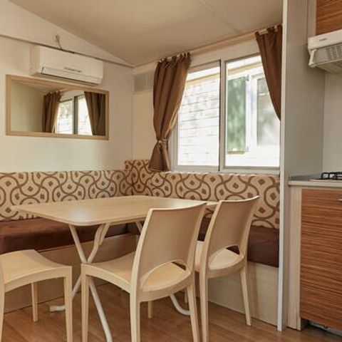 Stacaravan 4 personen - Mobile-home | Klassiek | 2 slaapkamers | 4 pers | Verhoogd terras | 2 badkamers | Airconditioning | TV