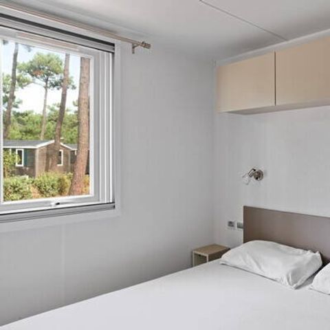Stacaravan 6 personen - Stacaravan | Premium | 3 slaapkamers | 6 pers. | Terras Lounge | Air-con.