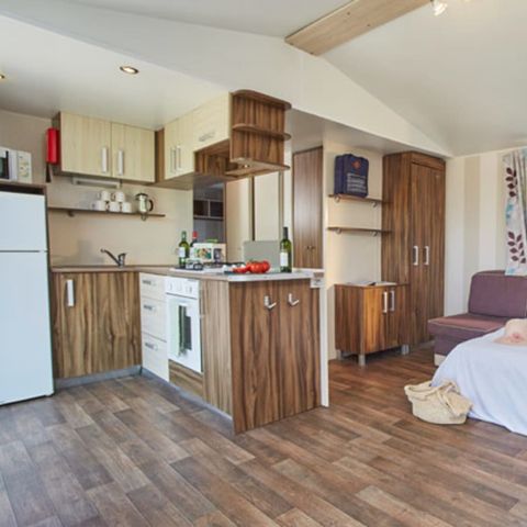 Stacaravan 6 personen - Klassiek | 3 Slaapkamers | 6 Pers. | Verhoogd terras | Airconditioning.
