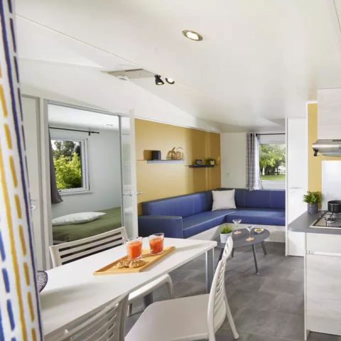 Stacaravan 6 personen - Mobile-home | Premium | 3 slaapkamers | 6 pers | Verhoogd terras | 2 badkamers | Airconditioning | TV