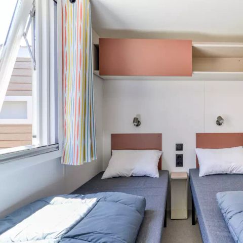 Stacaravan 6 personen - Mobile-home | Premium | 3 slaapkamers | 6 pers | Terras-Lounge | 1 Badkamer | Airconditioning | TV