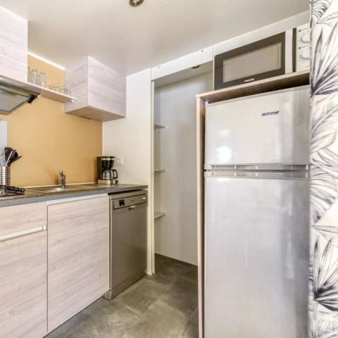 Stacaravan 6 personen - Mobile-home | Premium | 3 slaapkamers | 6 pers | Terras-Lounge | 1 Badkamer | Airconditioning | TV