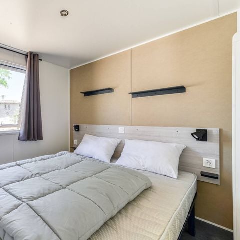 Stacaravan 4 personen - Stacaravan | Premium | 2 Slaapkamers | 4 Pers | Verhoogd terras | Airconditioning | TV