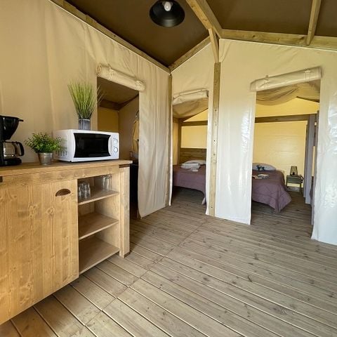 Safaritent 5 personen - FreeFlower Standard-lodgetent 30 m² (2 slaapkamers) + terras, 5 personen