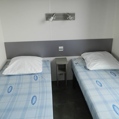 Stacaravan 6 personen - Standaard stacaravan van 32 m² (2 slaapkamers) + terras, voor 4/6 personen