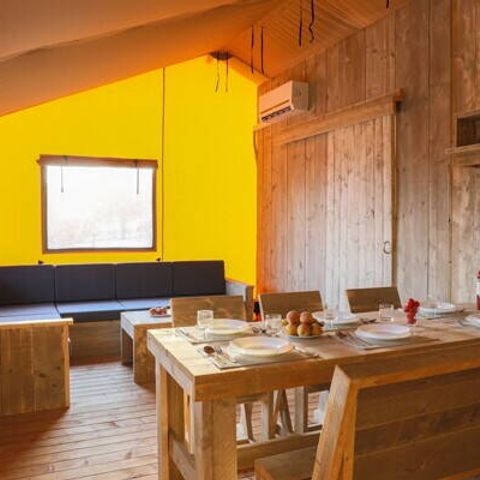 Safaritent 6 personen - Safari Lodge | 3 Ch. | 6 Pers. | Verhoogd terras | Air-con.