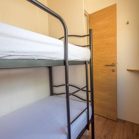 Stacaravan 6 personen - Comfort | 3 slaapkamers | 6 pers | Verhoogd terras | Airconditioning | TV