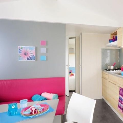 Stacaravan 4 personen - Standaard Hout 24m² 2 slaapkamers + halfoverdekt terras 18m² + TV