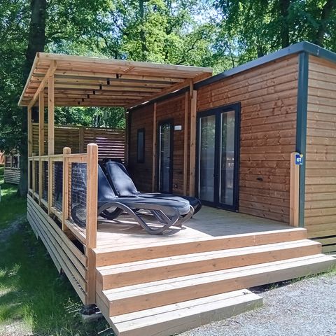 Stacaravan 4 personen - Homeflower Premium 29m² (2 kamers) + CLIM + halfoverdekt terras + TV + Bedlinnenpakket + handdoeken