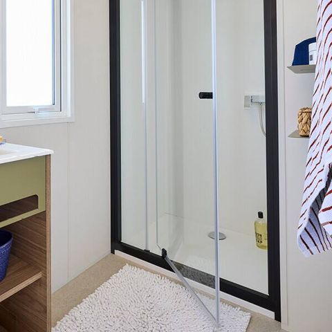 Stacaravan 6 personen - Mobile-home | Comfort | 3 Slaapkamers | 6 Pers. | Verhoogd terras | 1 Badkamer | Air-con.