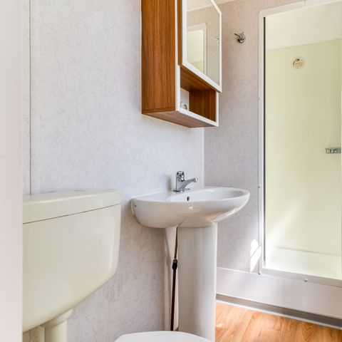 Stacaravan 4 personen - Mobile-home | Comfort | 2 Slaapkamers | 4 Pers. | Verhoogd terras | Airconditioning.