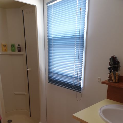 Stacaravan 4 personen - CAMPING ACAPULCO/ MH 2 kamers budget Overdekt terras (ouder dan 15 jaar) 21-25m² 4 pers