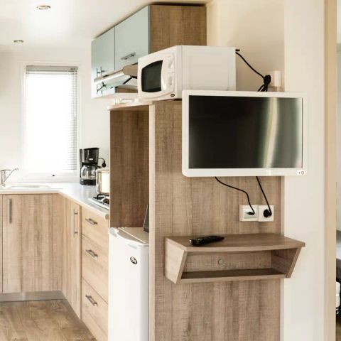 Stacaravan 4 personen - Comfort | 2 slaapkamers | 4 pers | Verhoogd terras | 2 badkamers | Airconditioning | TV