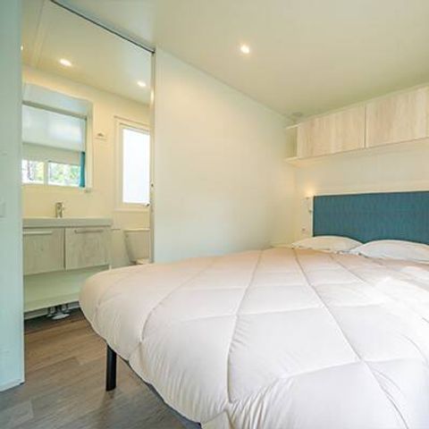 Stacaravan 4 personen - Mobile-home | Premium | 2 slaapkamers | 4 pers. | Verhoogd terras | Air-con.