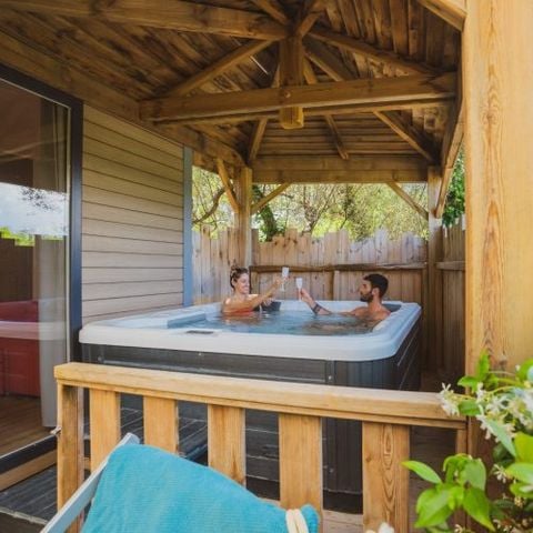 Stacaravan 4 personen - Moorea 52 m² - 3 kamers - 2 slaapkamers - Privé jacuzzi - Airconditioning