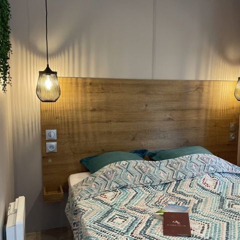 Stacaravan 4 personen - Créole 32 m² - 3 kamers - 2 slaapkamers - Privé jacuzzi - Airconditioning