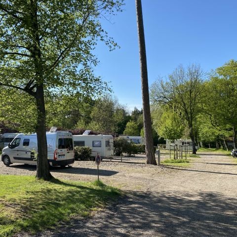 STAANPLAATS - Camping-Car Comfort Pakket 2 personen (Elec 10A, Sanitair)