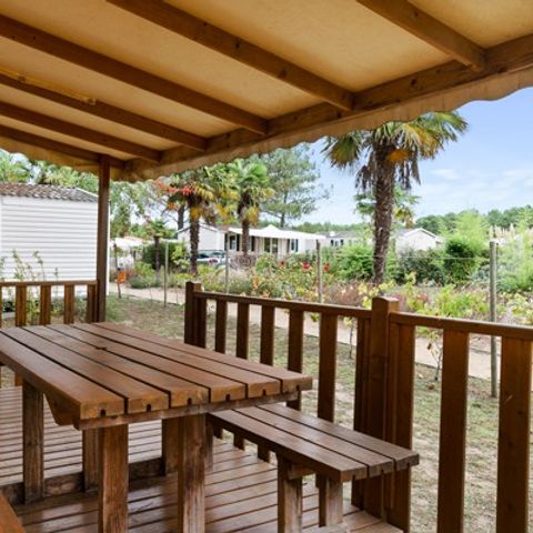 Stacaravan 4 personen - Premium | 2 slaapkamers | 4 pers | Verhoogd terras | 2 badkamers | Airconditioning