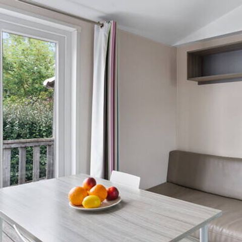 Stacaravan 4 personen - Stacaravan PMR | Comfort | 2 Slaapkamers | 4 Pers | Verhoogd terras | Airconditioning | TV