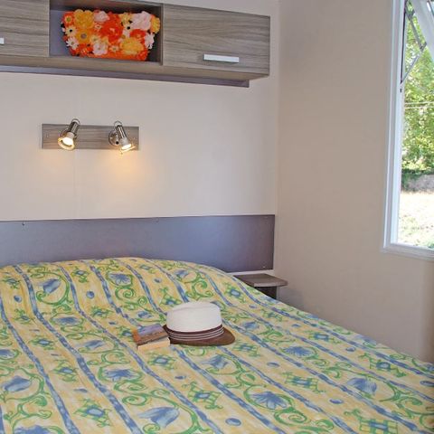 Stacaravan 6 personen - 4/6-persoons stacaravan met 2 slaapkamers (airconditioning, TV)