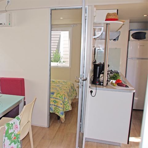 Stacaravan 6 personen - 4/6-persoons stacaravan met 2 slaapkamers (airconditioning, TV)
