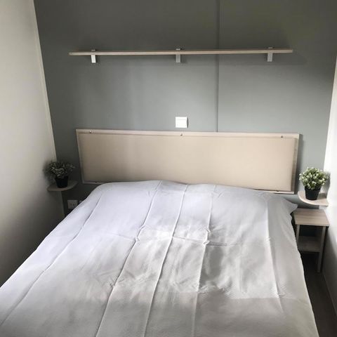 Stacaravan 4 personen - Stacaravan Confort 28m² - airconditioning + tv + overdekt terras