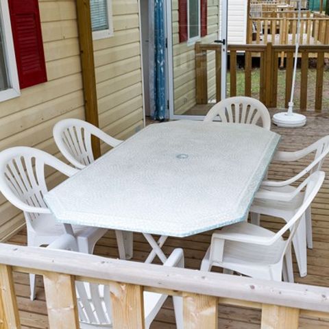 Stacaravan 4 personen - Klassiek | 2 Slaapkamers | 4 Pers. | Verhoogd terras | Airconditioning.