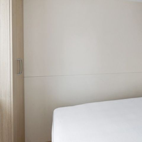 Stacaravan 4 personen - Klassiek | 2 Slaapkamers | 4 Pers. | Verhoogd terras | Airconditioning.